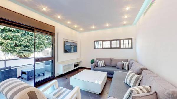 Clear 3BR in Dizzengoff 140 by HolyGuest