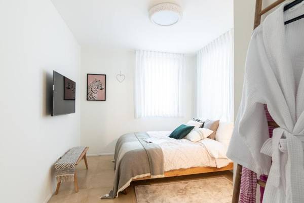 Chic Neve Tzedek 3BR & PARKING with Spacious Terrace - By BerryStays