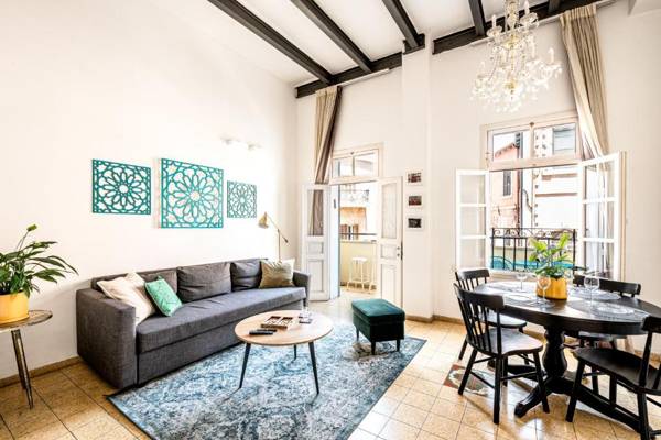 Pink & Blondie - an Autonomous ApartHotel by Loginn