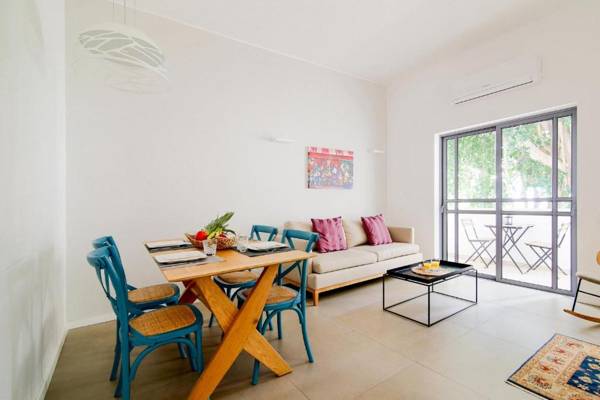 Elegant 2BR in Frug 22 by HolyGuest