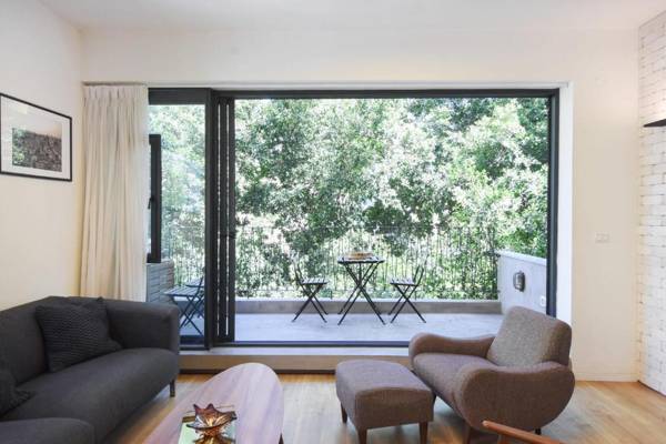Industrial Chic 2BR in Dizengoff 35 by HolyGuest
