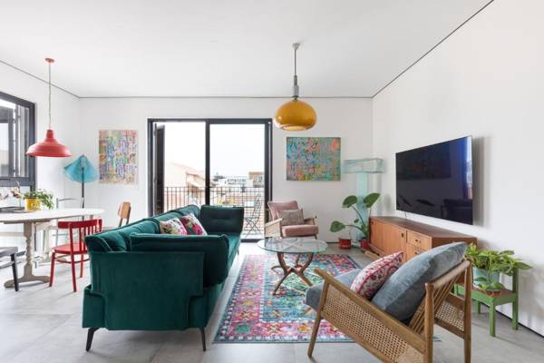 Neta's art & design apartment by TLV2RENT