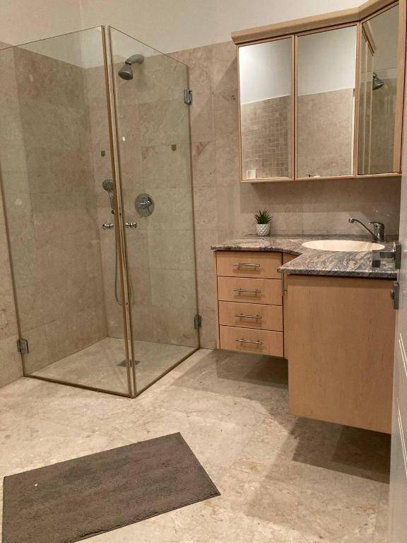 Grace Holon Guesthouse