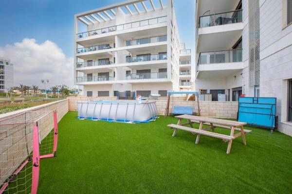 Stylish Garden Apartment Close to Akhziv Beach by Sea N' Rent