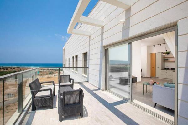 Stylish Penthouse Apartment Close to Akhziv Beach by Sea N' Rent