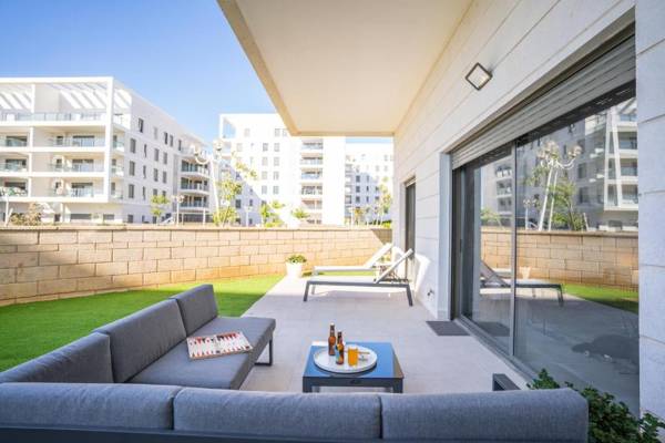 Deluxe Apartment in Achziv with Private Garden Area
