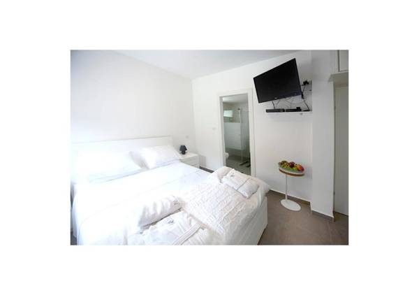 Boutique Apartment "Facing the Sea"