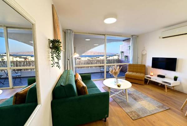 Staylish Apt Panoramic Sea View