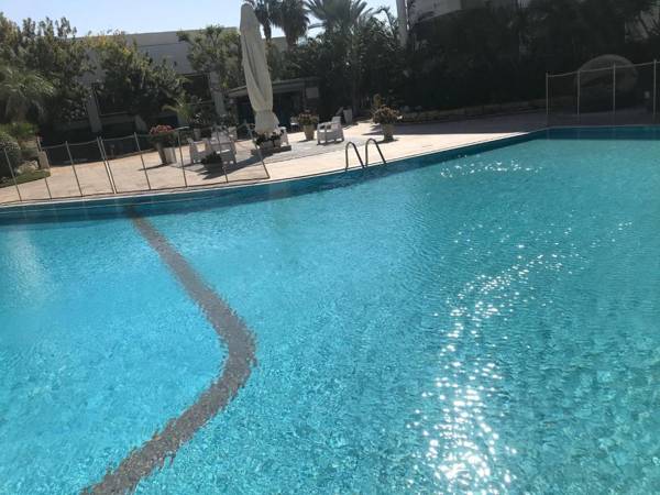 רויאל 72 - ROYAL 72 by CROWN