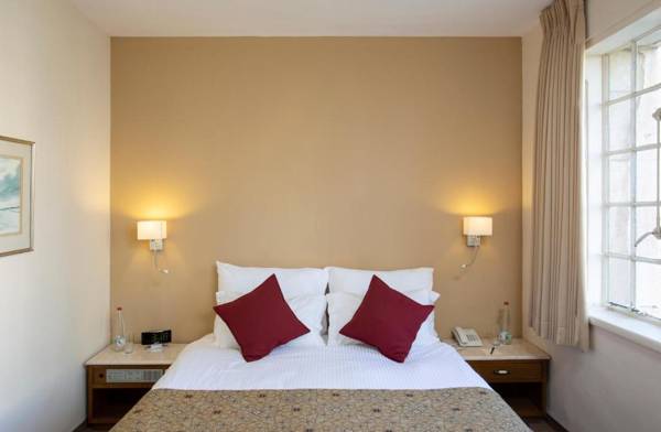 YMCA Three Arches Hotel