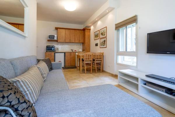 Colony Suites- Hananya St.