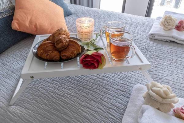 Central and luxurious 1 bdr