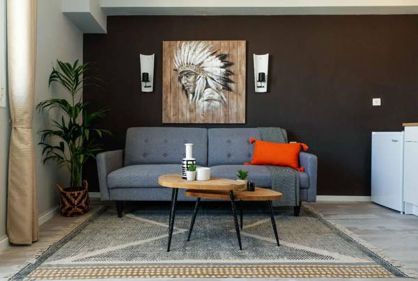 Trendy Balcony ApartmentBen Yehuda St Jerusalem!