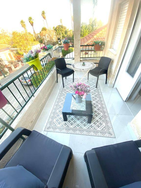 3 Rooms + Parking Hameyasdim 36