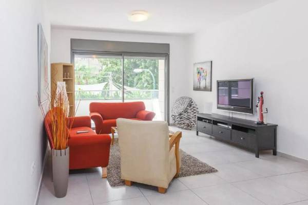 Apartment Near Weizmann Institute