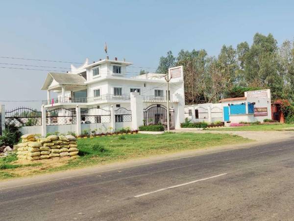 POP 88719 J B Farm House