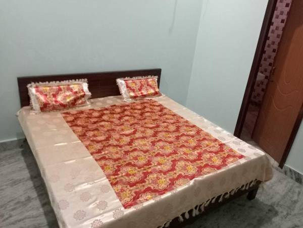 OYO 91341 Royal Stay Home