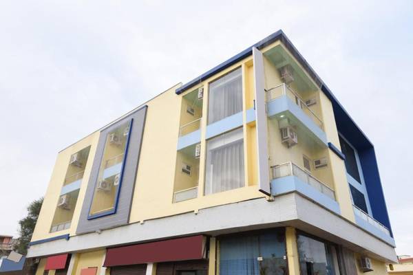 OYO 29856 Hotel Om Palace