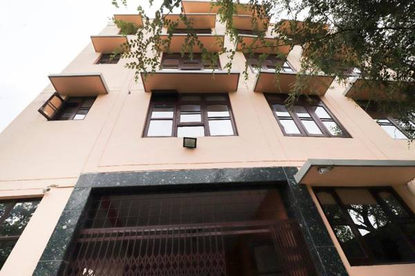 OYO 61968 The Rising Shot