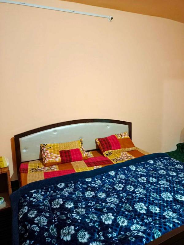 POP HOME 91511 4 Seasons Homestay