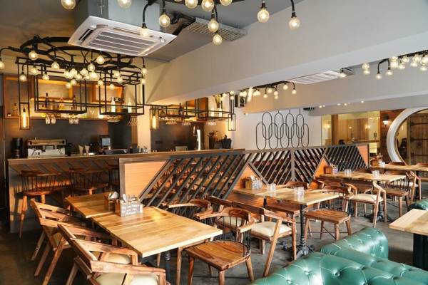 HOTEL MOHAN CONTIENENTAL