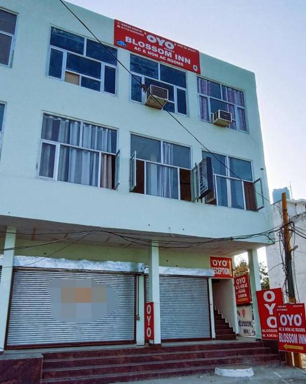 OYO 87047 Blossom Inn