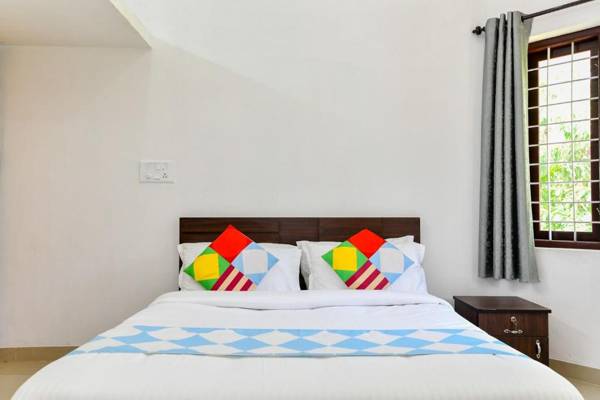 Center Home Serviced Villa