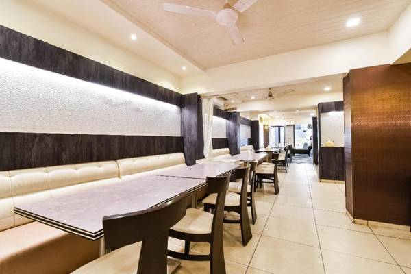 Collection O 37401 Hotel Shirdi Park Inn