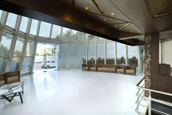 Collection O 8190 Hotel Satyan Inn