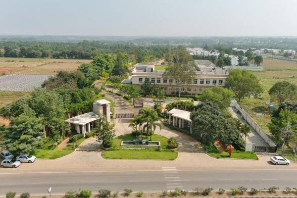 Spree Resort At Century Wintersun