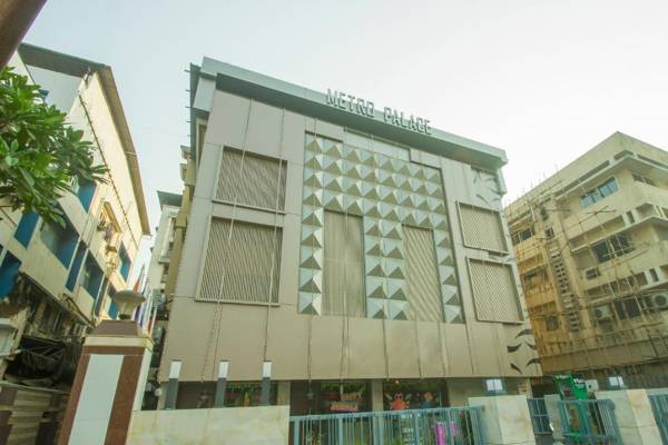 OYO 18748 Hotel Metro Palace