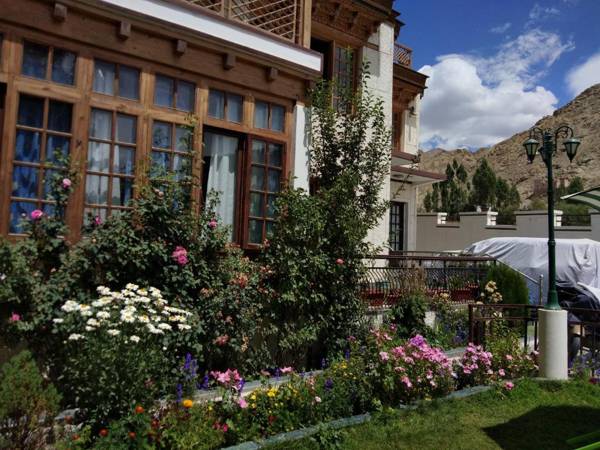 New Royal Guest House