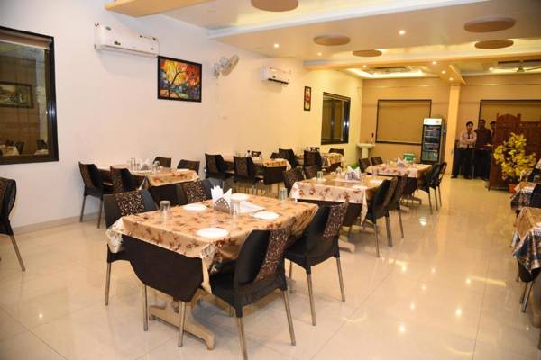 Hotel Gulmohar Pride