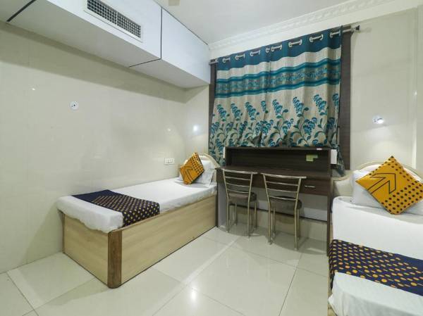 SPOT ON 75825 Convivial Lite