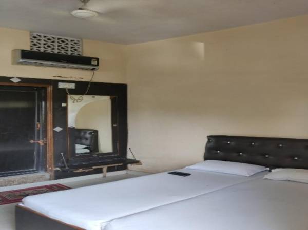 SPOT ON 80821 Hotel Laxmi Vilas