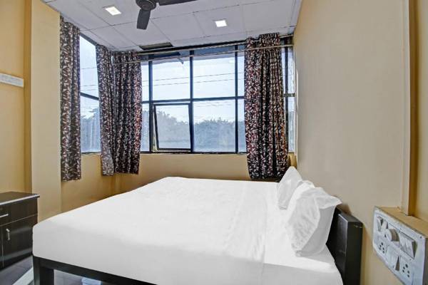 OYO Flagship 87378 Hotel Evergreen