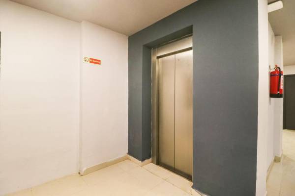 Collection O 44957 Landmark Square New Rajendra Nagar