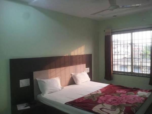 OYO Flagship RPR269 Hotel Shubham Palace