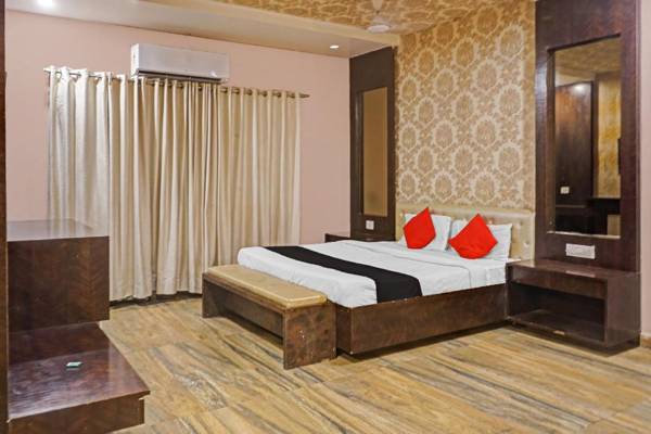 Capital O 81400 Vansh Palace