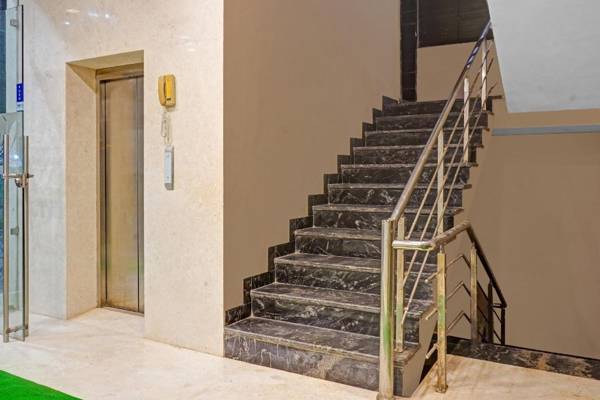 Capital O 81400 Vansh Palace