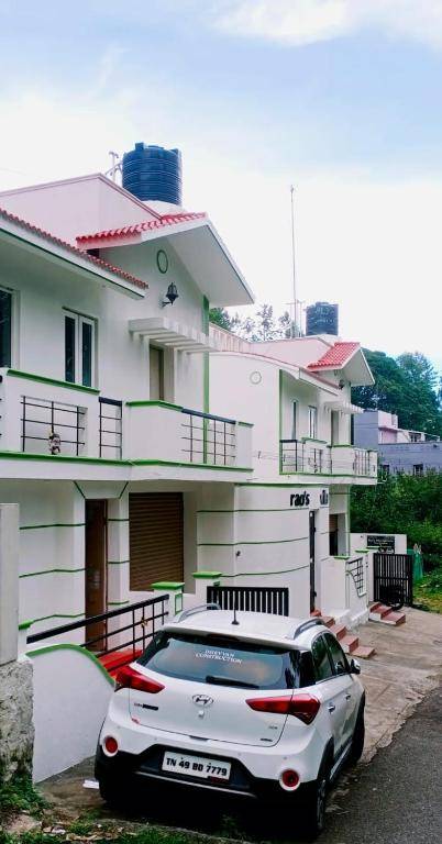 Royal Black Pepper Cottage