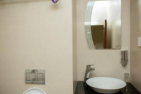 FabHotel Kinnera Comforts Railway Station