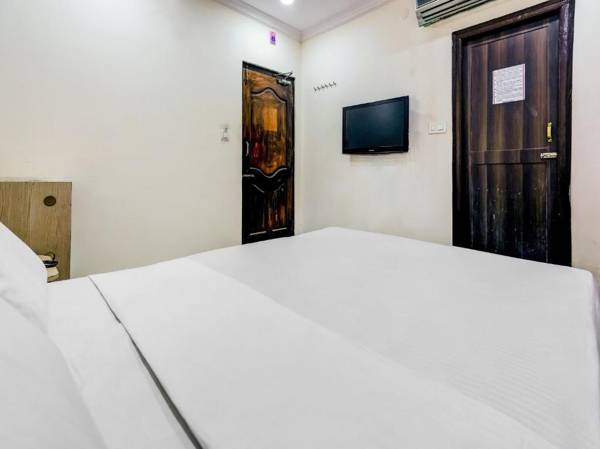 OYO 82214 Gayatri Guest House