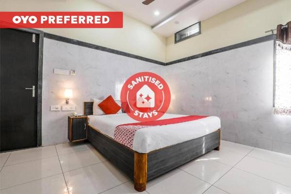OYO Flagship 9352 Hotel SRC Grand