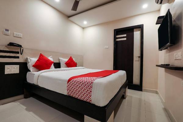 OYO 9804 Hotel SR Residency