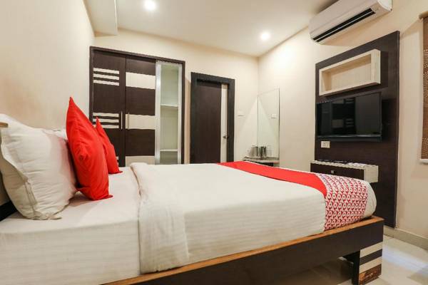 OYO 9804 Hotel SR Residency