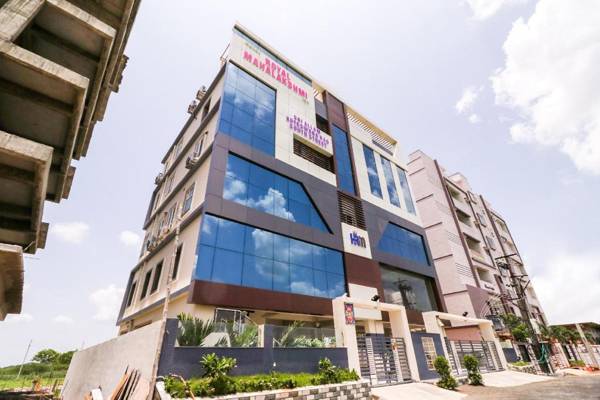 OYO 48327 Hotel Royal Mahalakshmi Inn