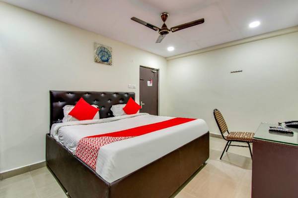 OYO 72156 Akshaya Inn