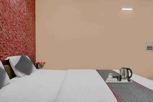 OYO Flagship 3071 Hotel Kamesh Hut