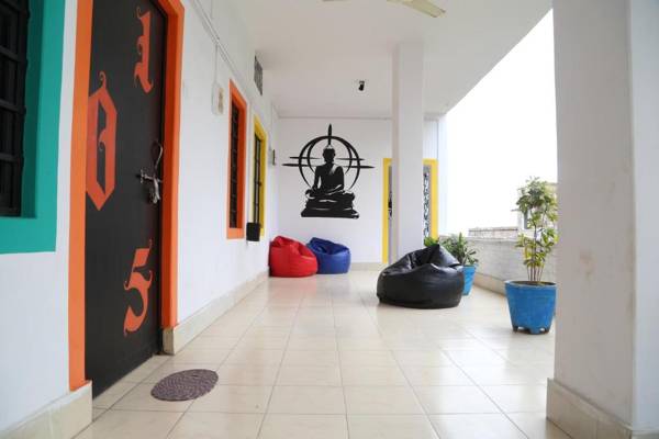 HosteLaVie - Varanasi